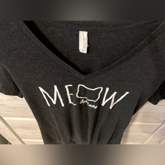 Cat Lady Box Meow V-Neck T-Shirt; Runs Small - Picture 2 of 3
